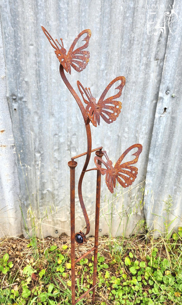 RUSTY BUTTERFLIES ROCKING TOPIARY WITH BALL