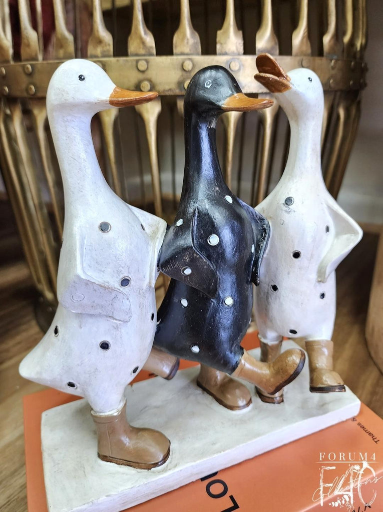 RESIN DUCK FRIENDS IN BOOTS