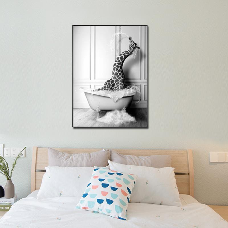BLACK & WHITE ART SERIES - FRAMED CANVAS ART - GIRAFFE
