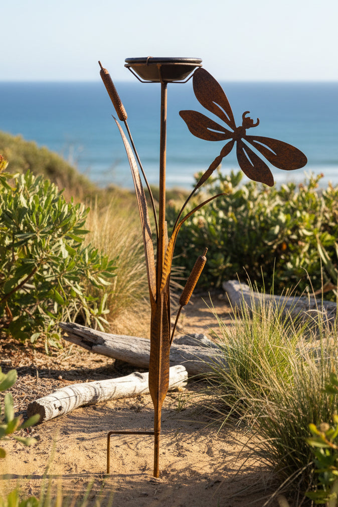 RUSTIC BULRUSH & DRAGON FLY STAKE WITH BIRD FEEDER – Forum4 Collections